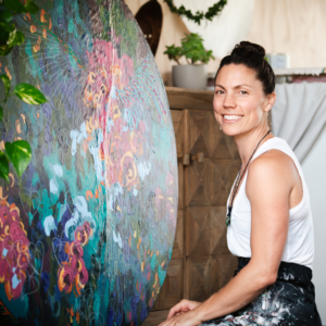 5 questions to the paint carver Hannah Jensen